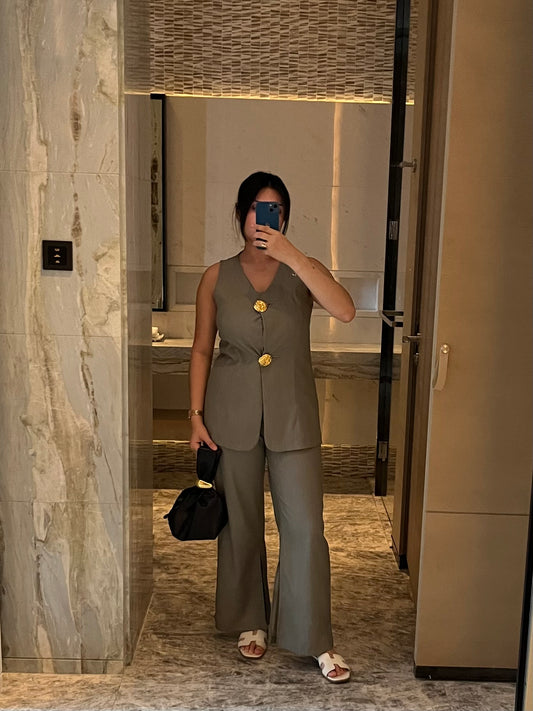 V-neck set